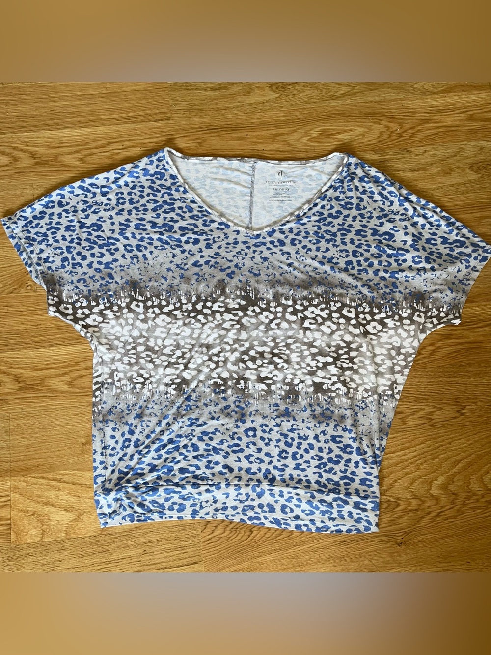 Juicy Couture Medium Sparkly Animal Print Leopard T-Shirt Blue Gray White Y2K